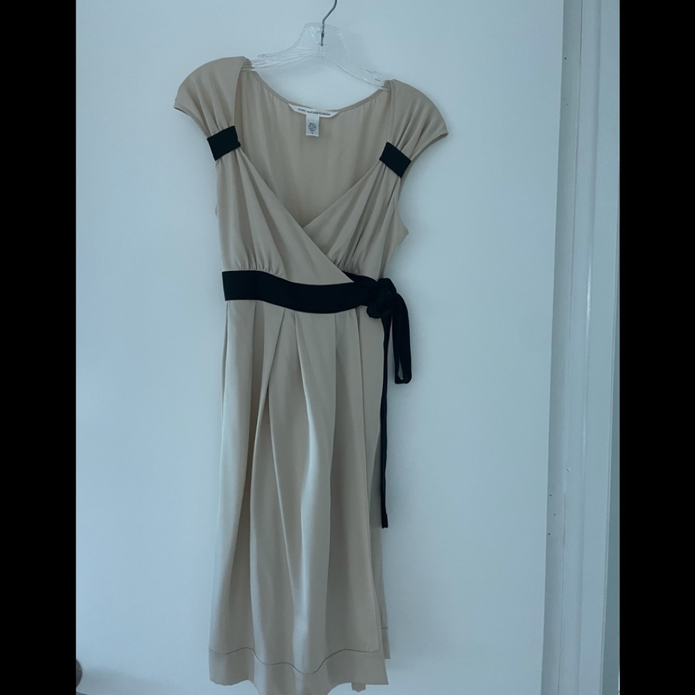 Diane Von Furstenberg silk wrap dress like new
